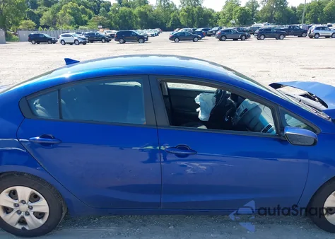 2017 Kia Forte Lx z USA, uszkodzony, nr VIN 3KPFL4A79HE033604